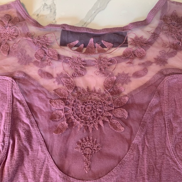 Free People blouse. Lace with jersey material. - Picture 5 of 7